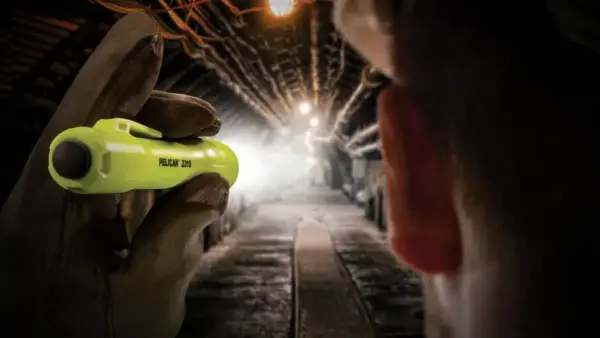 Pelican 2315 Safety Approved Flashlight - Image 2